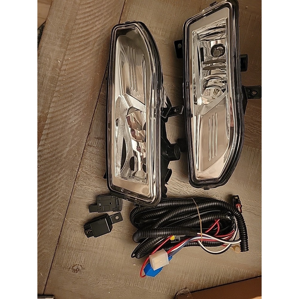 2018-2022 NISSAN KICKS FOG LIGHT Both LEFT Right 90078636 90078637 With Wires